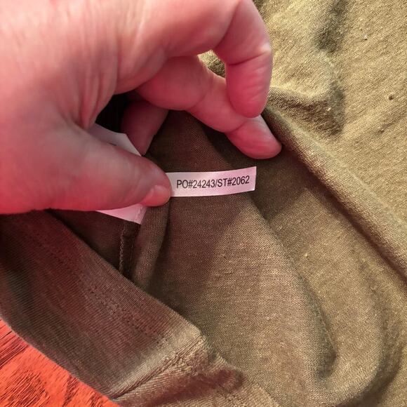 Lysse Jungle Khaki Classic Tee Short Sleeve Women's Size L 95% Linen NWT - Picture 6 of 12